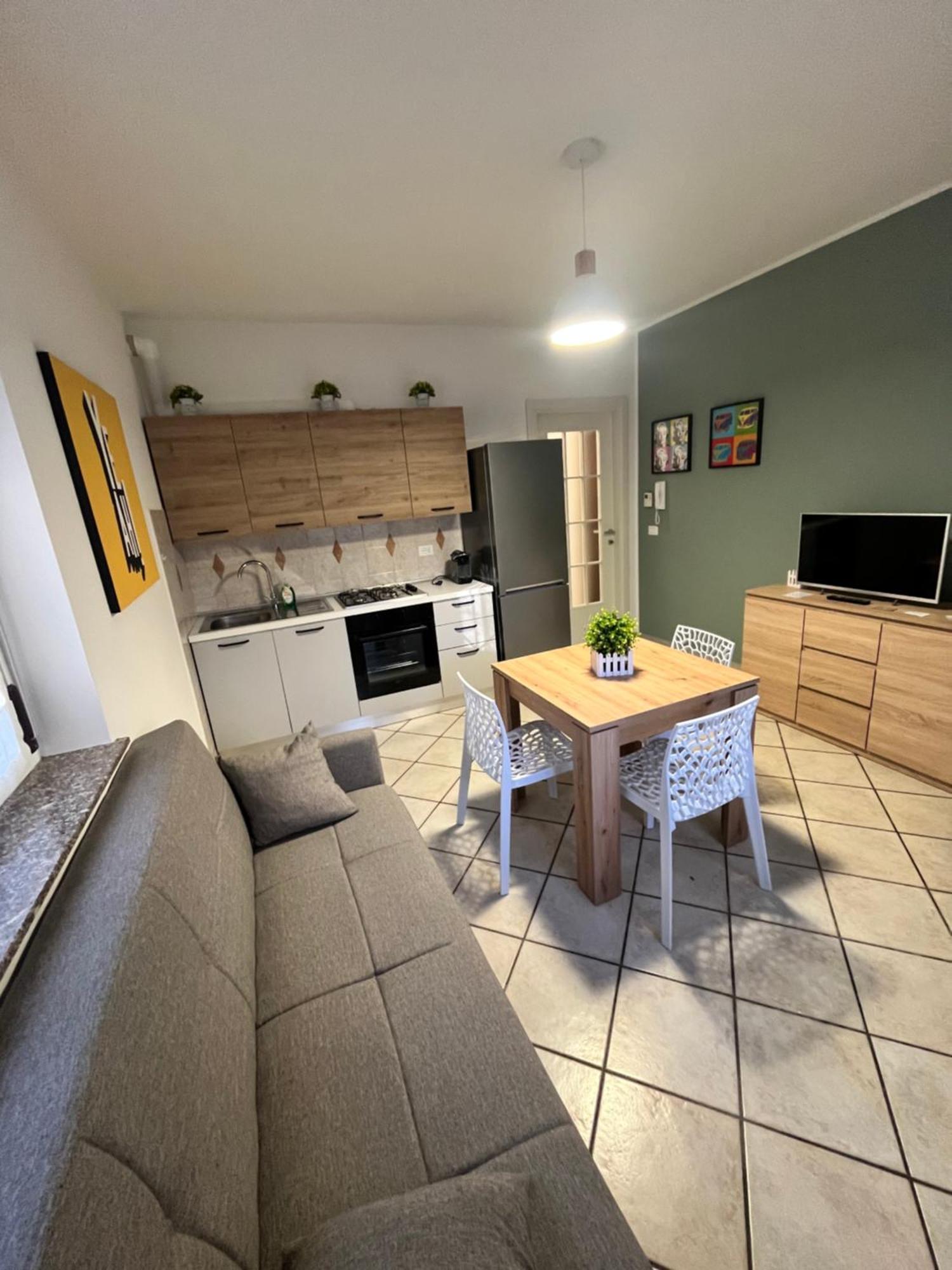 Appartamento In Villa Nico'S Home Gallarate Exterior photo